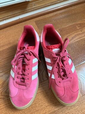 Adidas Gazelle Women’s hot pink